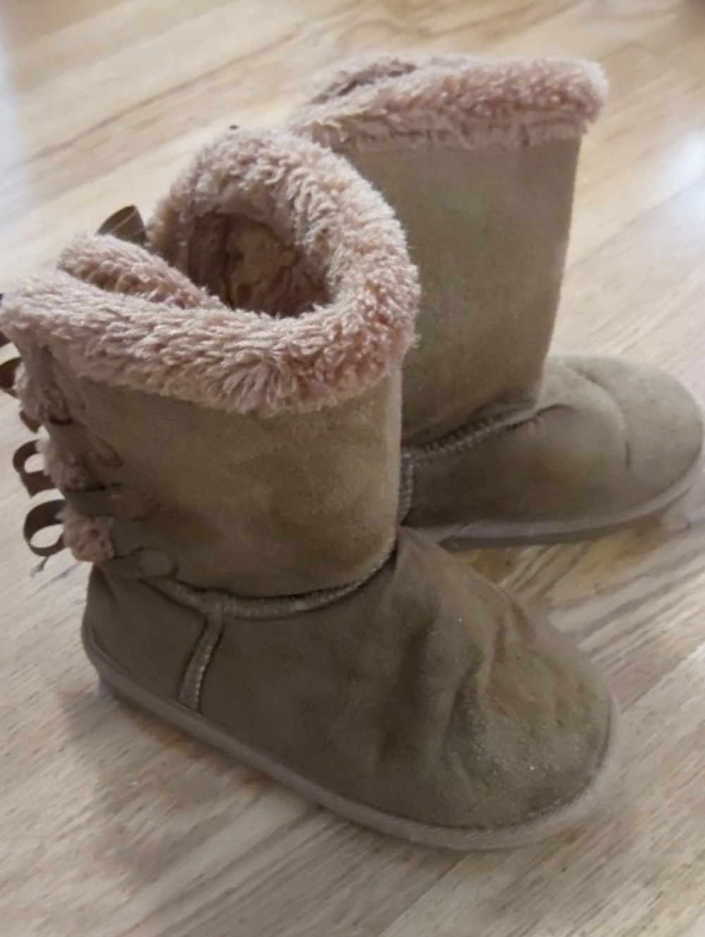 Link Kids Cozy Faux-Sheepskin Lined Fur Boots